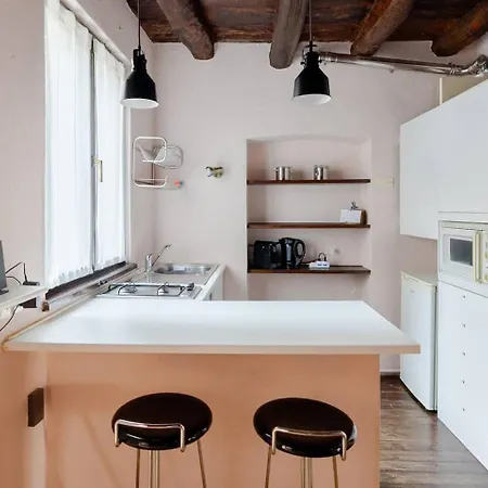 Apartament Casetta Al Piazzo- Historic Center-parking Biella